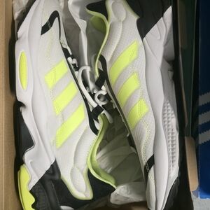 Adidas Ozweego Men's White and Neon Green Sneakers Sz 8.5 W/matching Hat